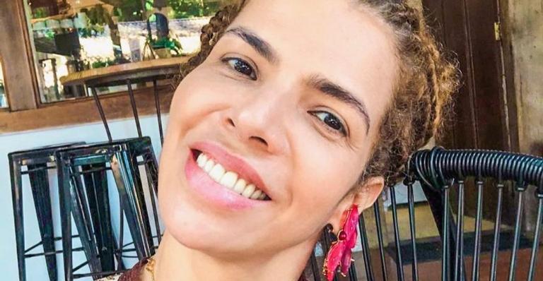 Vanessa da Mata aparece deslumbrante em cliques raros de biquíni: ”Vai um solzinho aí?”