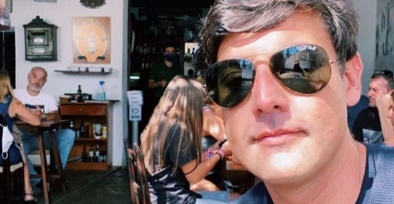 Bruno de Luca derrete web ao posar coladinho com a namorada e o cachorro: ”Domingo”