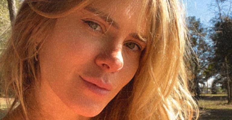 Carolina Dieckmann surge deslumbrante em clique na natureza e recebe chuva de elogios: ”Rainha”