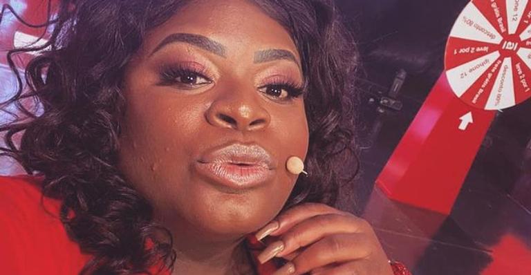 Jojo Todynho celebra conquista de 15 milhões de seguidores com festa íntima