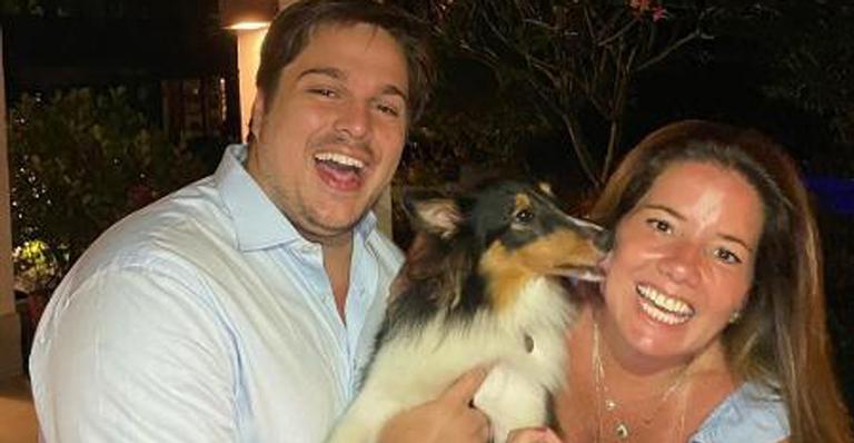 Humorista Lucas Salles anuncia fim do casamento com Camila Colombo