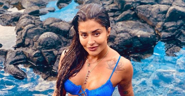 Aline Riscado surpreende a web ao aparecer em vídeo tocando sanfona: ”Já quero comprar uma”