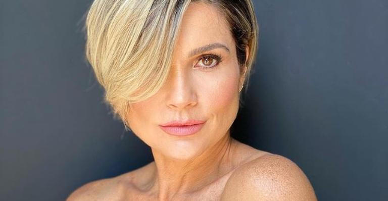 Flávia Alessandra impressiona a web ao registrar seu treino: ”Tirando o atraso do corpo”
