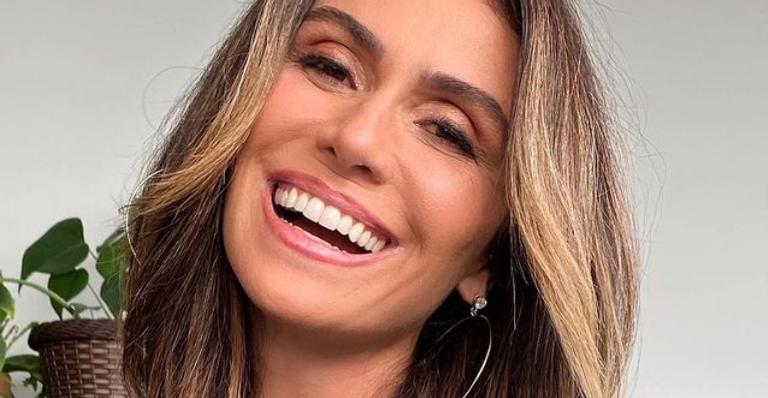 Giovanna Antonelli se prepara para gravações e divide momento com os fãs