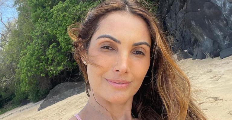 Patrícia Poeta recebe elogios de fãs ao posar de biquíni em meio a natureza: ”Gata demais!”