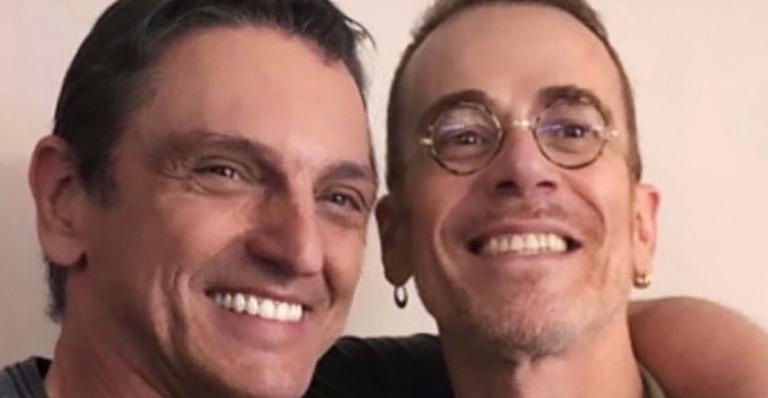 Paulo Miklos presta homenagem de aniversário para Nando Reis: ”Amigo de tantas aventuras”