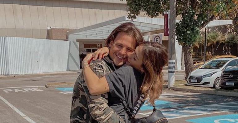 Saulo Poncio se declara ao posar com a esposa, Gabi Brandt: ”Você é tudo na minha vida”