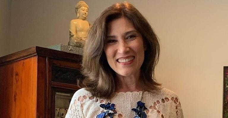 Beth Goulart posa meditando: ”Energia do amor e a harmonia da natureza”