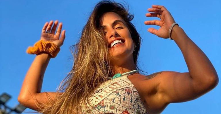 Ex-BBB Carol Peixinho aposta em treino pesado e impressiona internautas