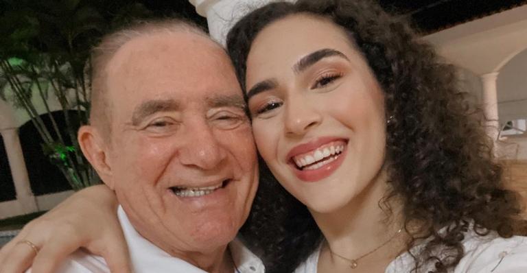 Lívian Aragão presta bela homenagem de aniversário para o pai, Renato Aragão: ”Você é luz”