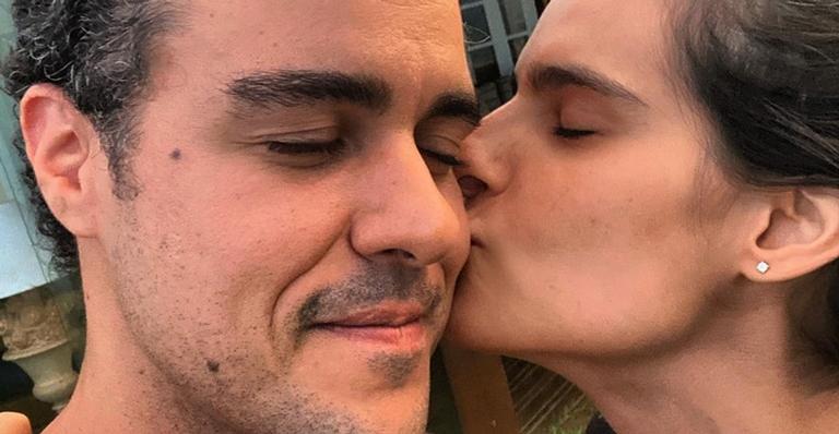 Joaquim Lopes posta cliques românticos com Marcella Fogaça e se declara