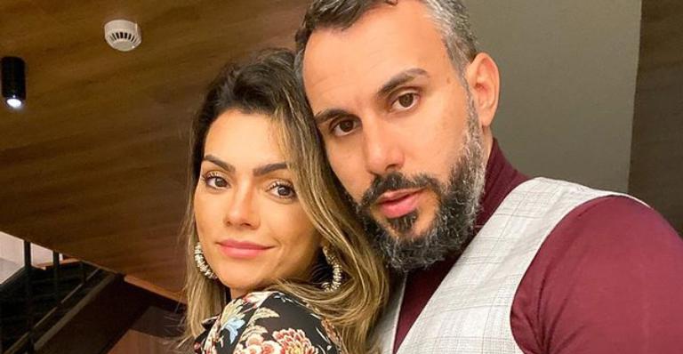 Kelly Key relembra clique antigo com o marido, Mico Freitas, e fãs elogiam: ”Lindos”