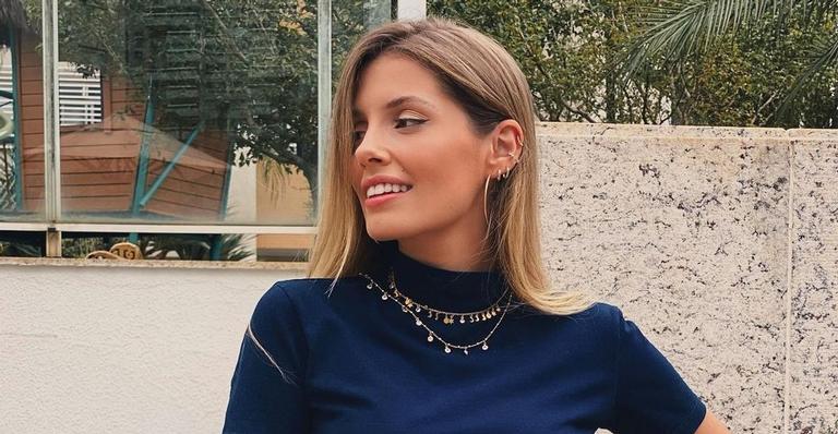 Paola Antonini posa de biquíni e motiva os internautas: ”Nosso corpo é lindo do jeitinho que é”