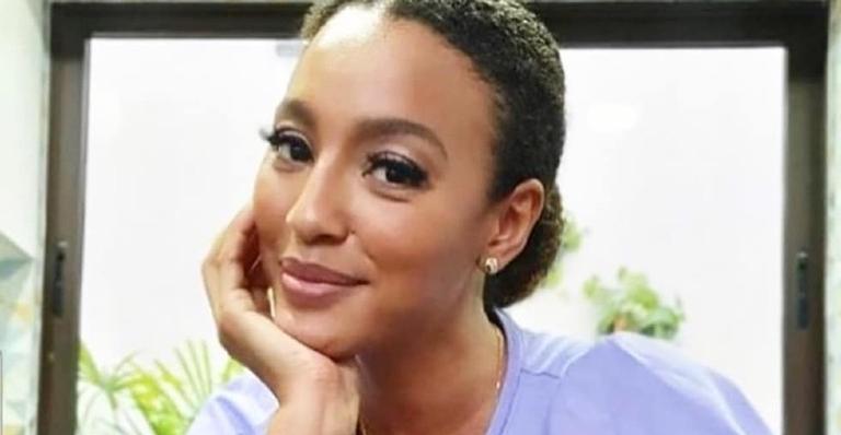 Sheron Menezzes compartilha registro deslumbrante e é comparada com cantora norte-americana