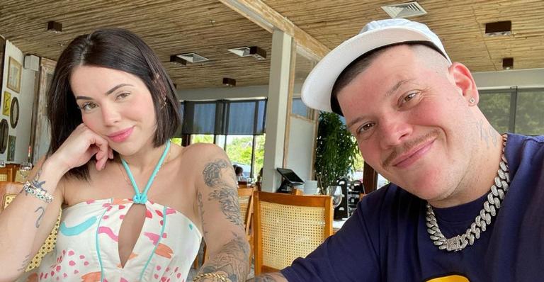 Thaís Vasconcellos e Ferrugem trocam declarações de amor na web: ”É sobre amar e ser amado”