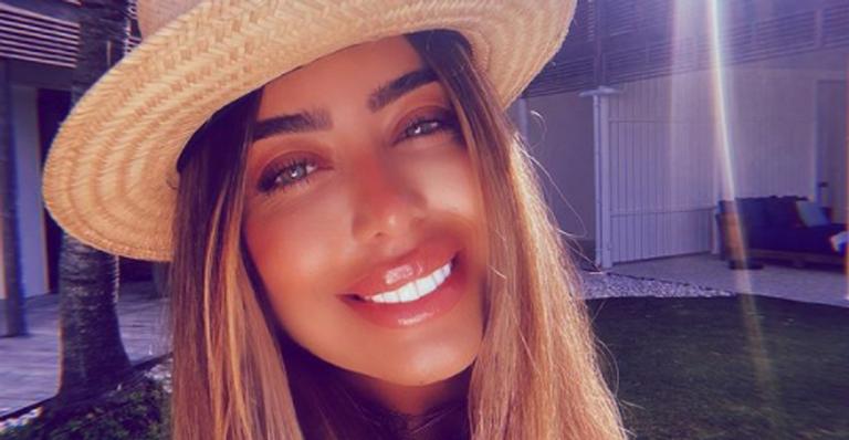 De biquíni, Rafaella Santos exibe barriga chapada