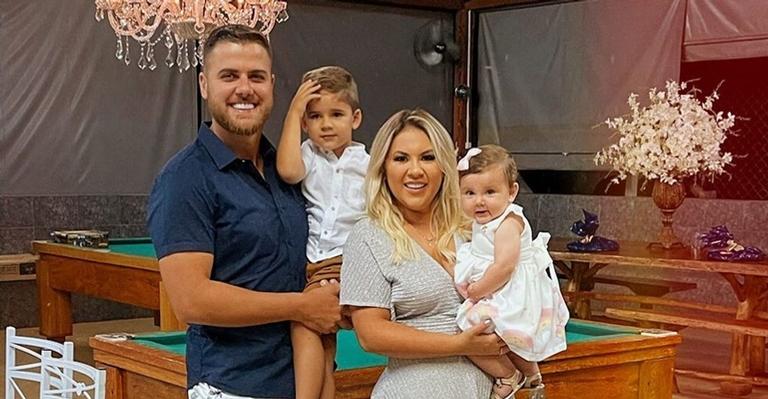 Natália, esposa de Zé Neto, explode o fofurômetro com clique da filha no banho