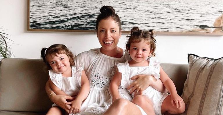 Fabiana Justus se derrete ao posar ao lado de suas duas filhas: ”Minhas maria chiquinhas”