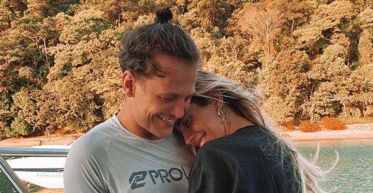 Gabi Brandt mostra novo visual do marido, Saulo Poncio, e se derrete: ”Sou apaixonada”