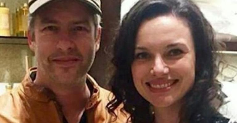 Poliana, ex-mulher de Victor Chaves, se reaproxima do músico em prol dos filhos