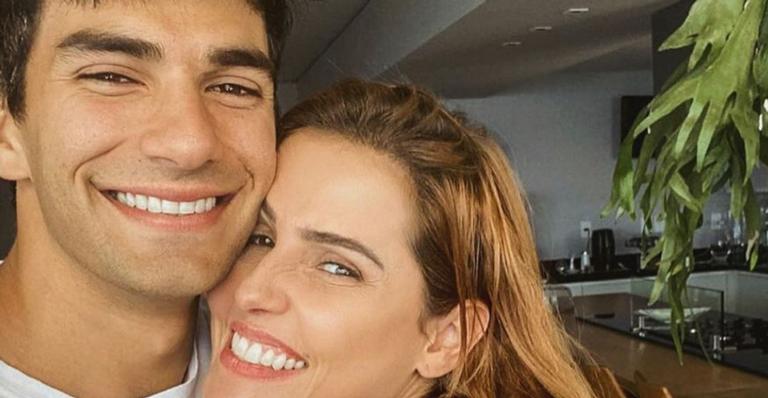 Hugo Moura faz passeio romântico na natureza com Deborah Secco