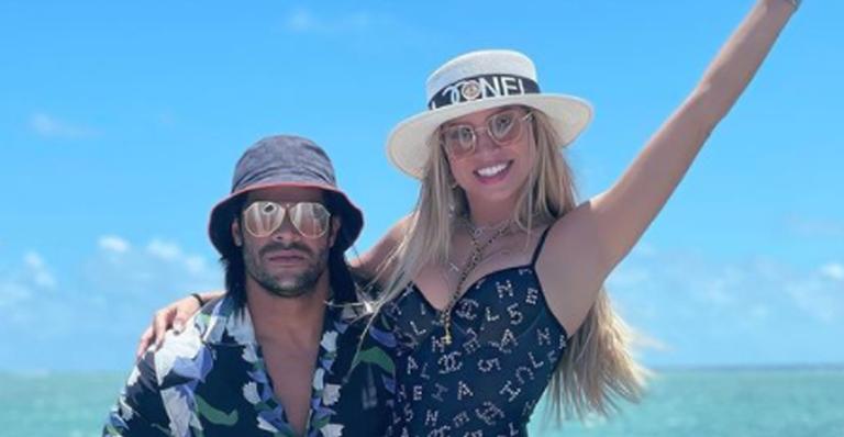 Jogador Hulk compartilha clique romântico com a noiva: ”Meu amor”