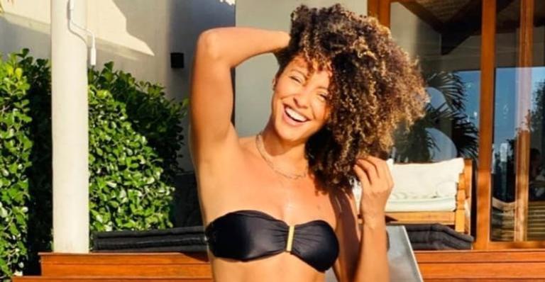 Sheron Menezzes publica sequência de fotos na cachoeira: ”Aquela recarregada necessária”