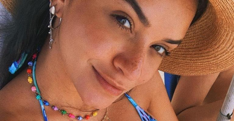 Talita Younan encanta ao compartilhar clique da filha com o cachorro de estimação da família
