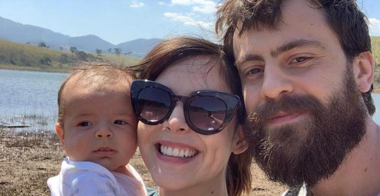 Titi Müller se derrete ao fotografar o marido e o filho: ”Gatinhos”