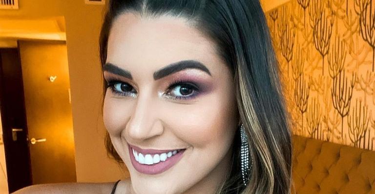 Vivian Amorim posa com o namorado e faz declaração: ”Minha calmaria”