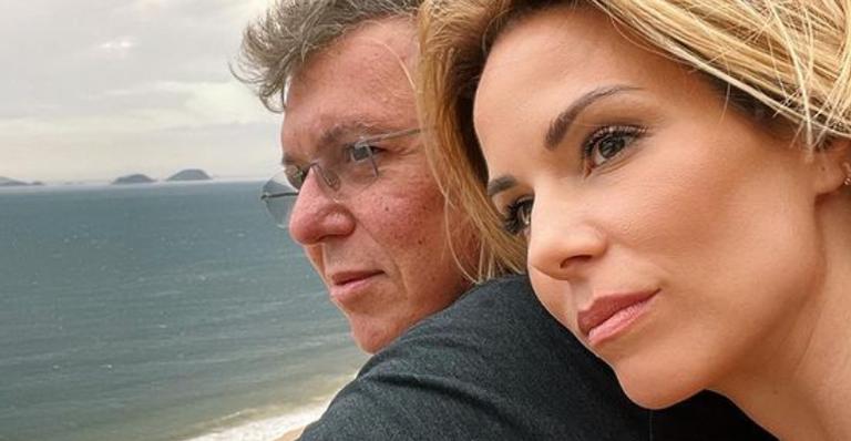 Ao posar com Boninho, Ana Furtado brinca sobre spoilers do BBB21: ”Quero me surpreender!”
