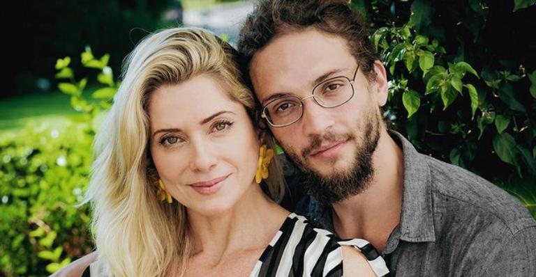 Letícia Spiller se derrete ao posar para lindos cliques com seu amado, Pablo Vares