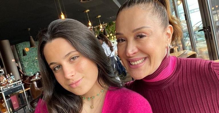 Claudia Raia publica vídeo dançando com a filha e conquista as redes sociais: “Aí, como eu amo!”