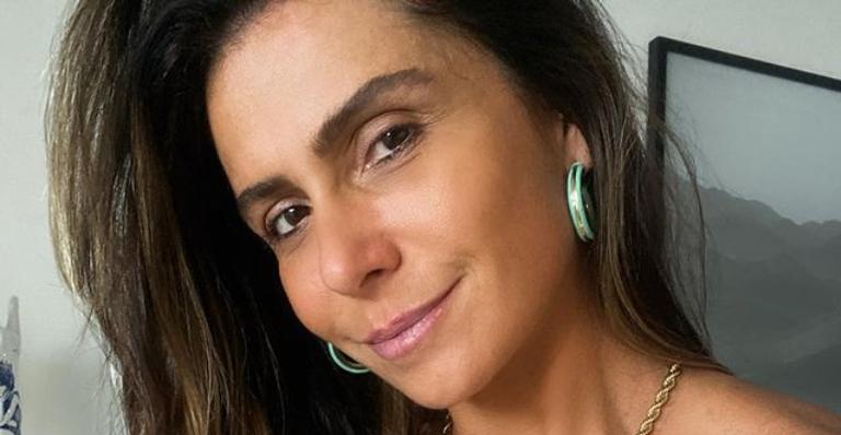 Giovanna Antonelli se derrete ao posar com seus cachorrinhos de estimação: ”Fofurices”