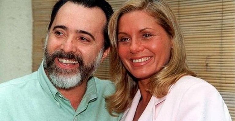 Vera Fischer aparece coladinha com Tony Ramos em clique raro de ‘Laços de Família’