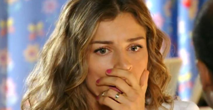 Alberto agarra Ester a força e leva a pior em ‘Flor do Caribe’
