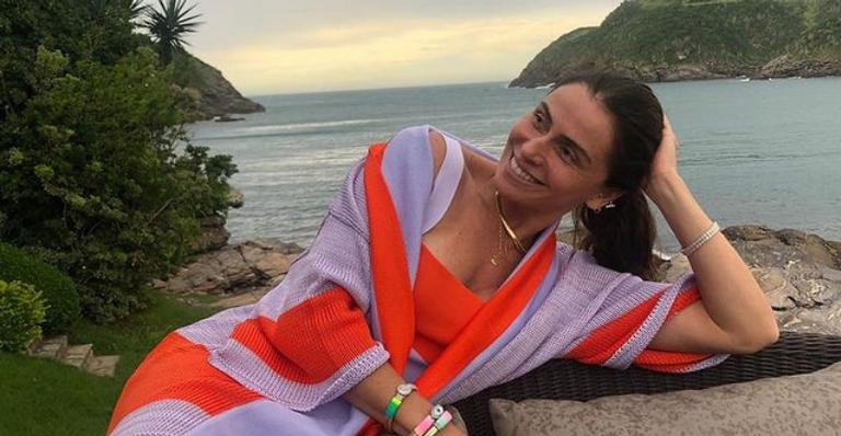 Giovanna Antonelli para tudo ao posar para clique arrasador: ”Um bom dia com sorriso!”