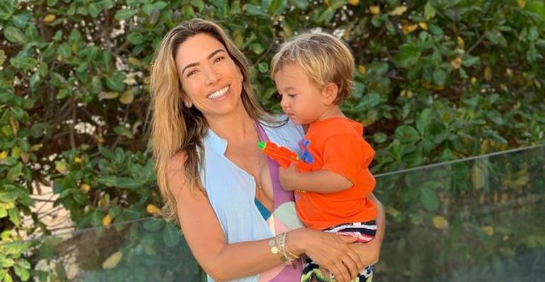 Patricia Abravanel encanta ao posar com o filho caçula: ”Meu loiro gato!”