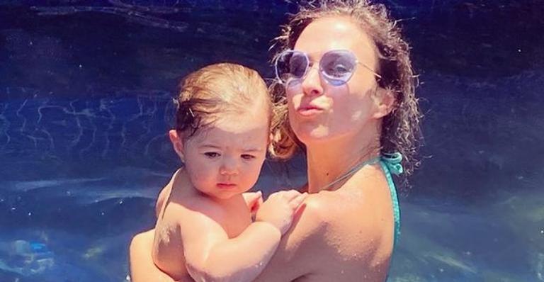 Tata Werneck posta foto com a filha e o sogro e Rafa Vitti brinca: ”Pandemia me envelheceu”