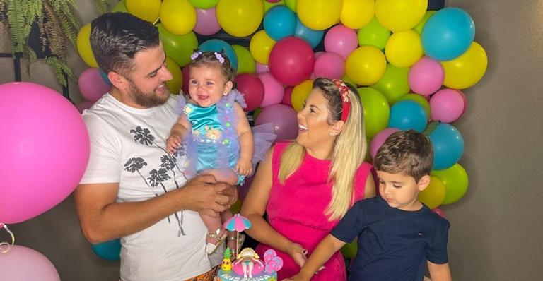 Natália Toscano e Zé Neto comemoram oito meses da caçula, Angelina