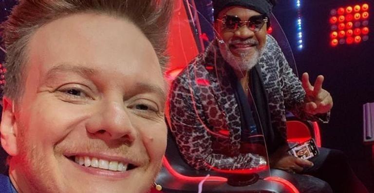 Carlinhos Brown faz homenagem no aniversário de Michel Teló: ”Meu irmão querido”
