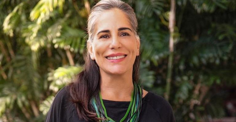 Glória Pires encanta ao relembrar momento de celebração na companhia das filhas
