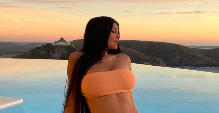 Kylie Jenner se hospeda com amigos em casa luxuosa com diária de R$39,5 mil
