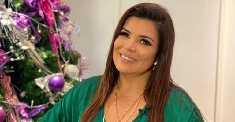 Mara Maravilha homenageia Record e garante: ”Logo eu volto para apresentar algo maravilhoso”