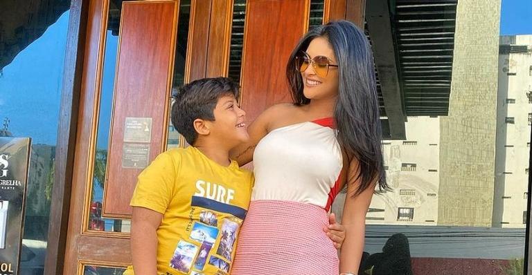 Mileide Mihaile posa com o filho e faz declaração emocionante: ”Te amo mais que tudo nesse mundo”