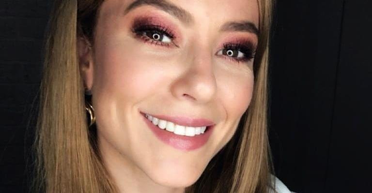 Com fios longos e ruivos, Paolla Oliveira arranca elogios ao relembrar clique: ”Boas vibrações”