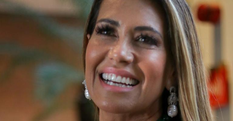 Solange Frazão surge poderosa de maiô e curvas impressionam os internautas!