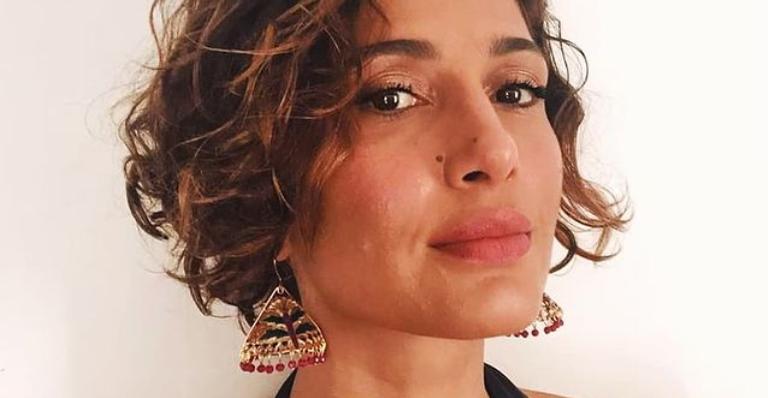 Camila Pitanga se aventura em pães caseiros e compartilha com os fãs na web