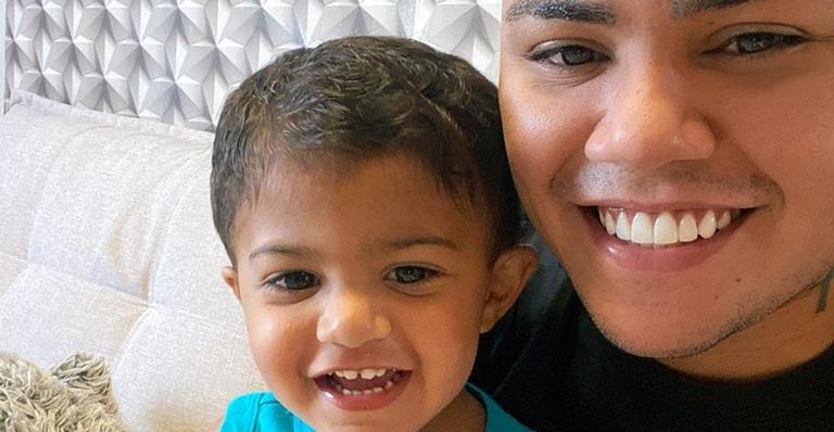 Felipe Araújo mostra o filho aprontando e se derrete: ”Minha felicidade”