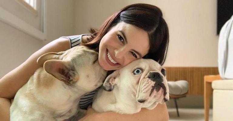 Sthefany Brito encanta ao publicar clique fofo de seu cão: ”Que amor!”